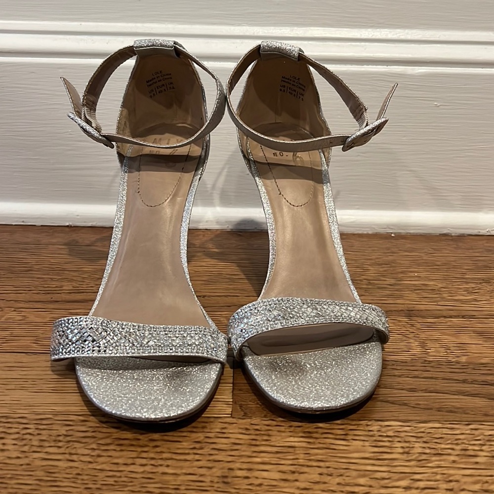 Women’s heels 9.5